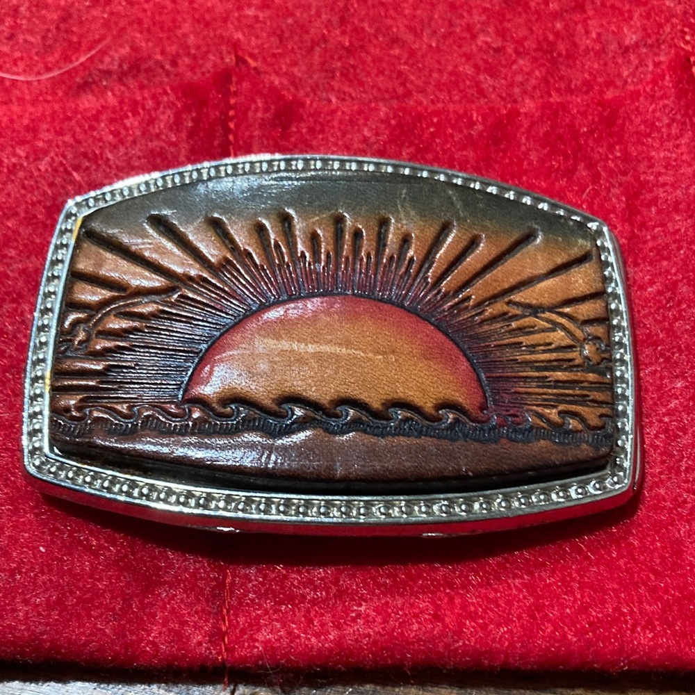 Sunrise Embossed Leather Belt Buckle - Brown & Copper